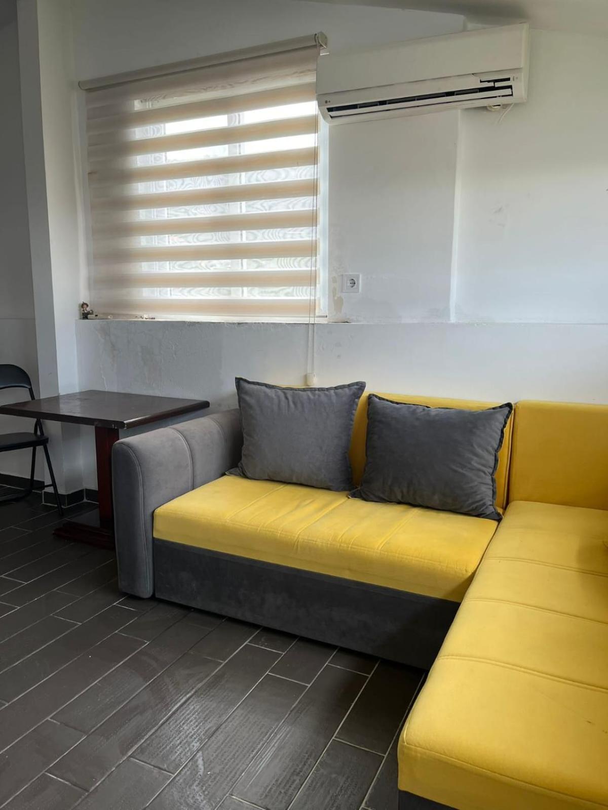 Apartment Mavi