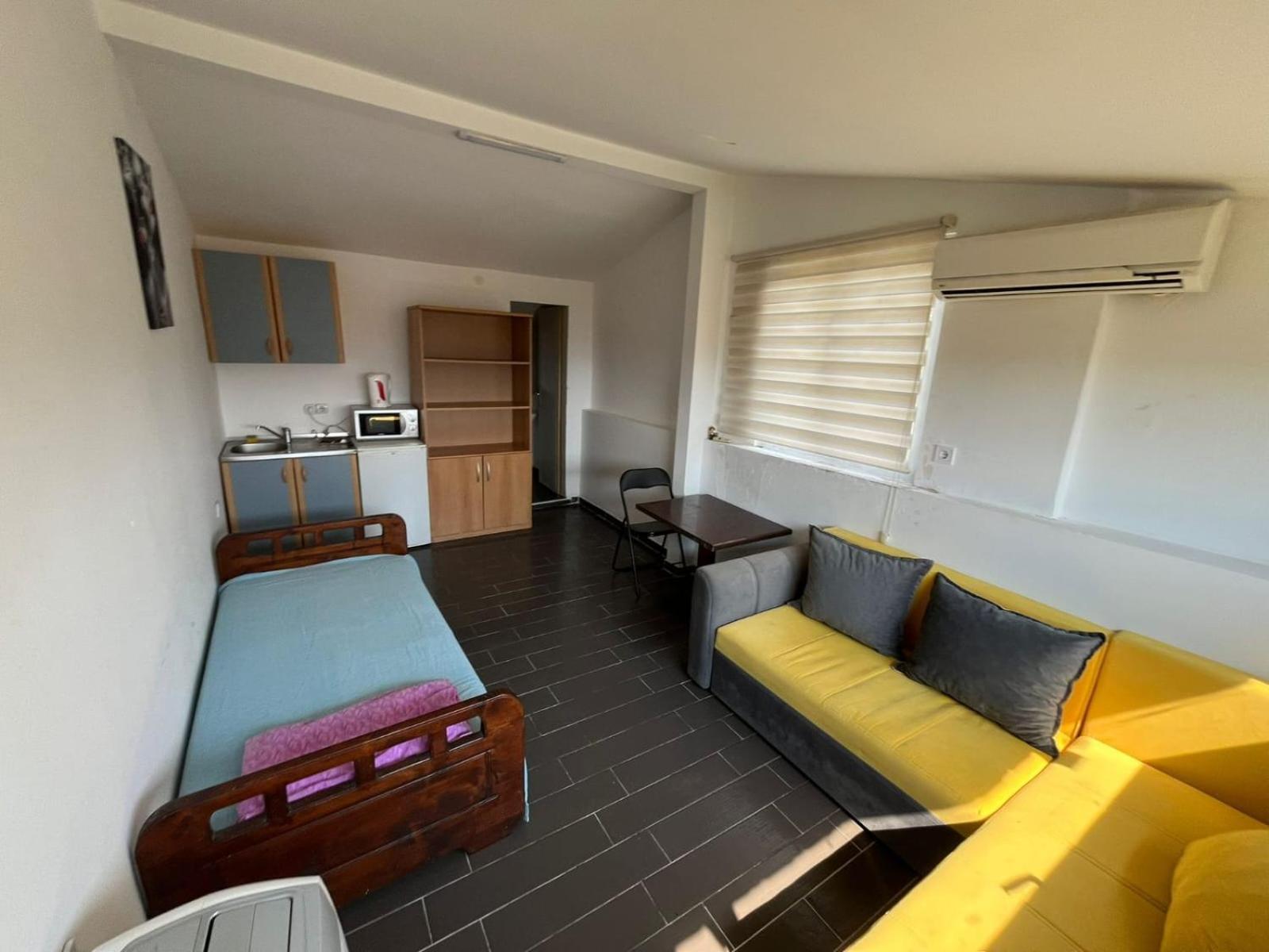 Apartment Mavi