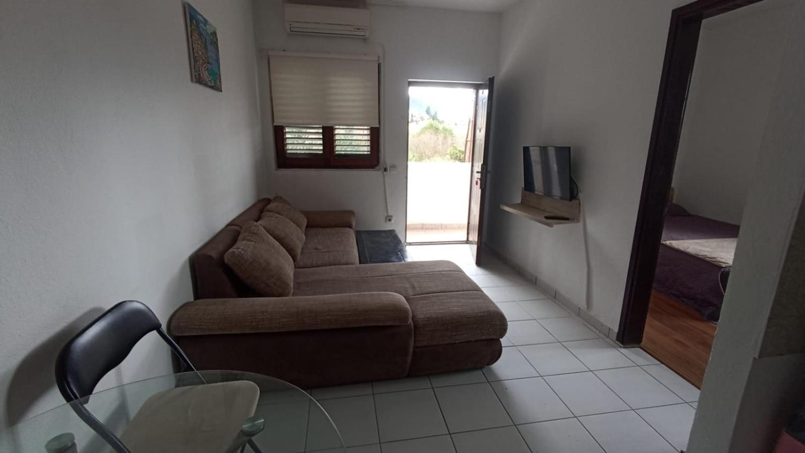 Apartment Mavi